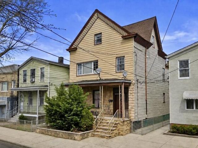 House for sale in Hudson, New Jersey