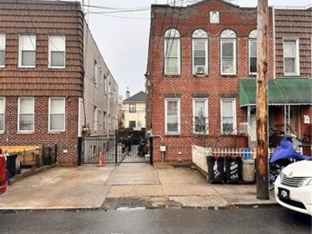 House for sale in Arverne, New York