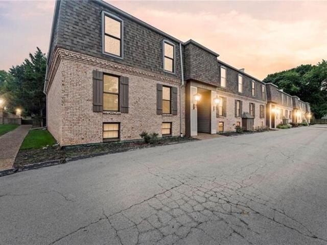 Condo for sale in Prairie Village