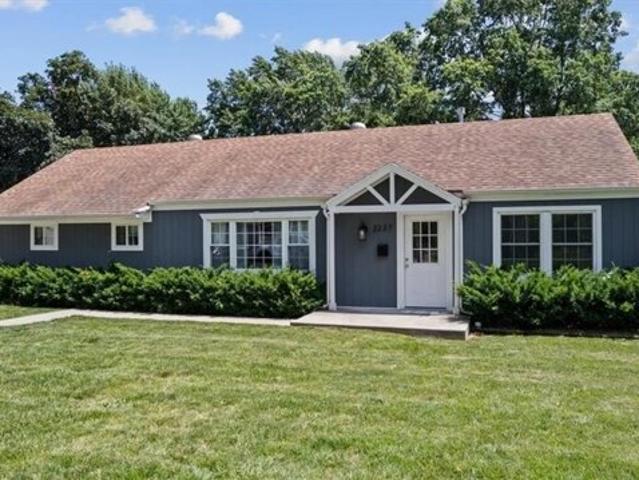 House for sale in Prairie Village