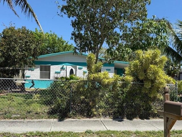 House for sale in Riviera Beach
