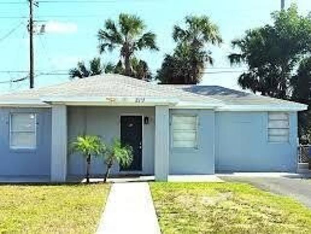 House for sale in Riviera Beach