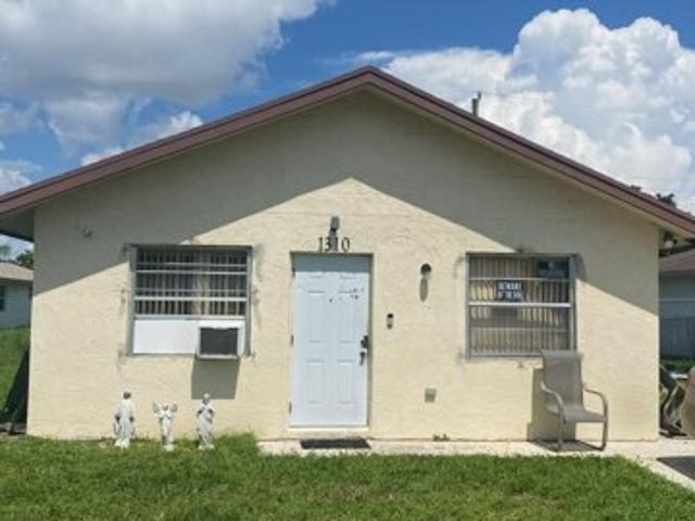 House for sale in Riviera Beach