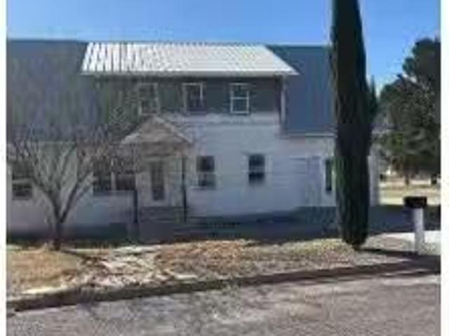 House for sale in Pecos