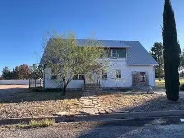 House for sale in Pecos