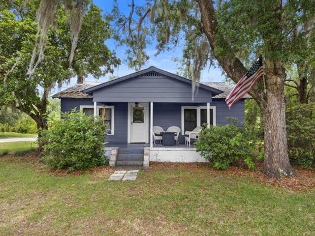 House for sale in Bronson