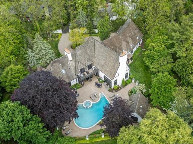 House for sale in Bloomfield Hills