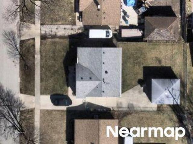 House for sale in Wheeling, Illinois