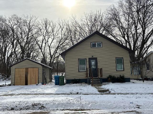 House for sale in Waterloo, Iowa