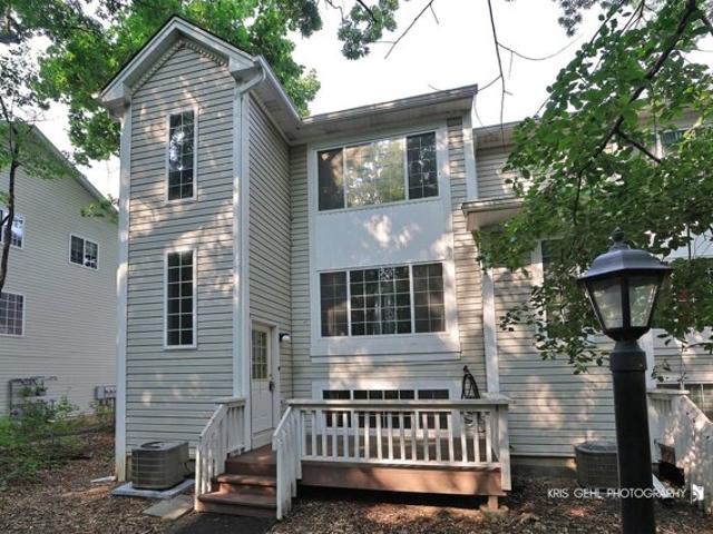 House for sale in Round Lake
