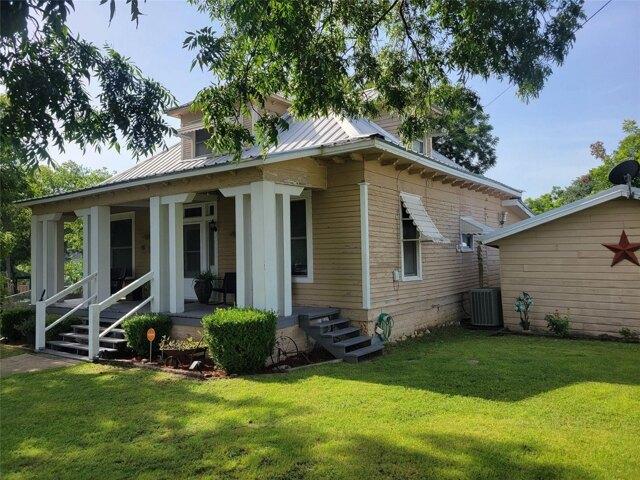 House for sale in Comanche, Texas