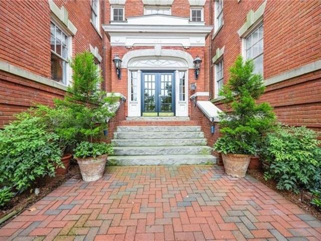 Condo for sale in Norfolk