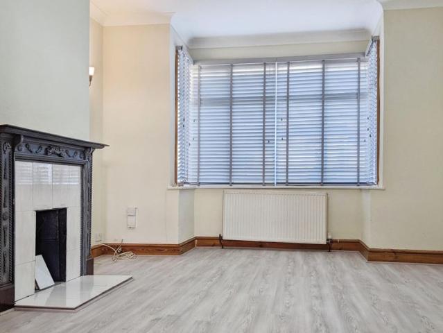House for rent in London Borough of Croydon, Cat Hill
