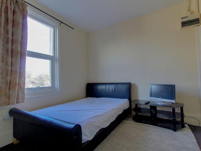 House for rent in London Borough of Croydon, Cat Hill