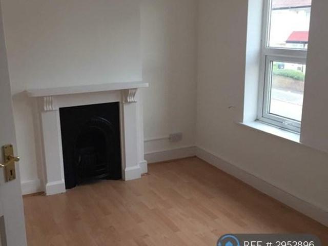 House for rent in London Borough of Croydon, Waddon
