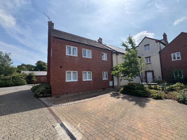 House for rent in Overslade, New Bilton