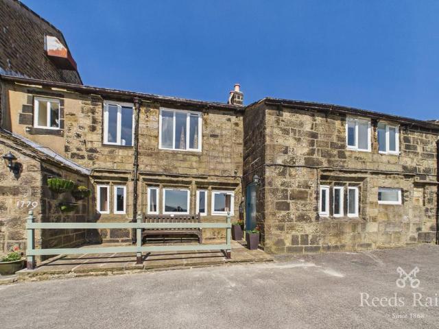 House for rent in Broadbottom, Calderdale