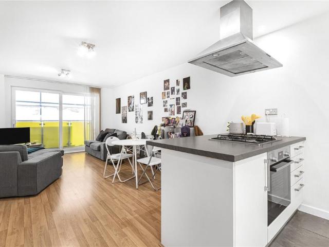 Apartment for rent in Limehouse, Greater London
