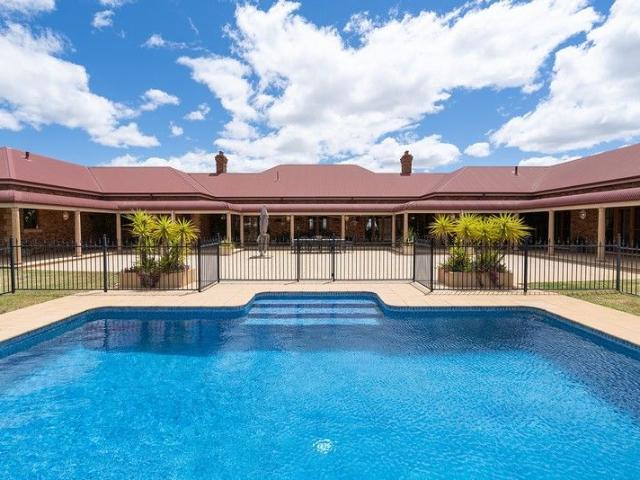 Cottage for sale in Wagga Wagga