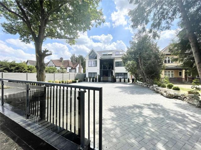 House for rent in Hadley Wood, Greater London