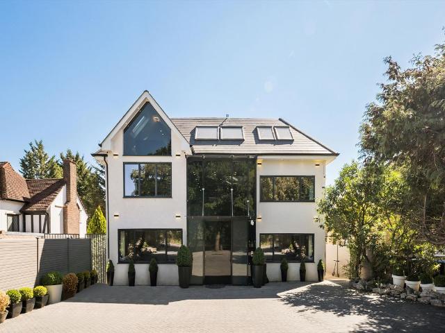 House for rent in Hadley Wood, Greater London