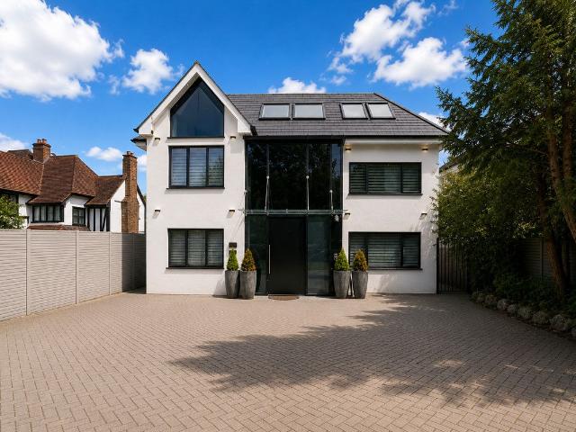 House for rent in Hadley Wood, Greater London