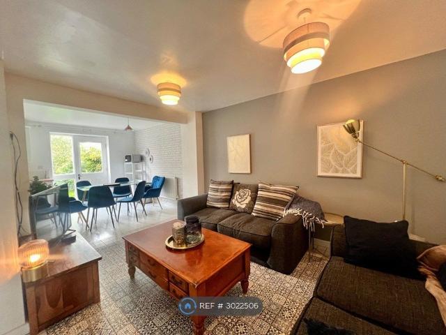 Room for rent in Thorpe, West Yorkshire