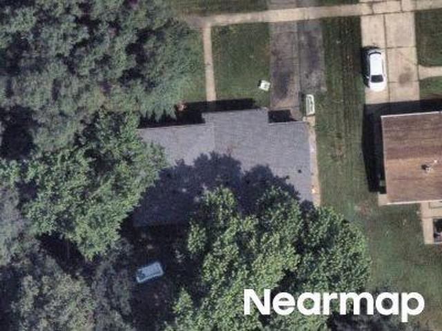 House for sale in Mchenry, Illinois