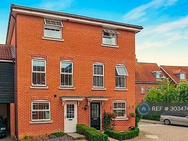 House for rent in Moreton Hall, West Suffolk