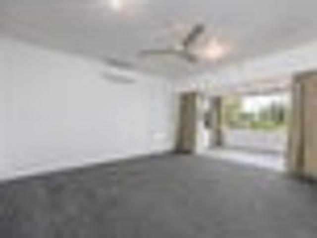 House for rent in Oratia