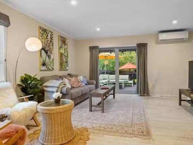 Apartment for rent in Whangaparaoa, Oroua County