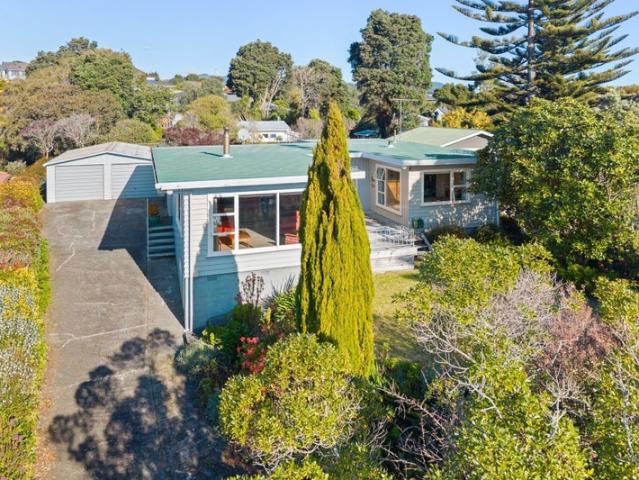 House for rent in Waikanae Beach, Wellington