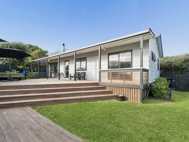 House for rent in Waikanae Beach, Wellington