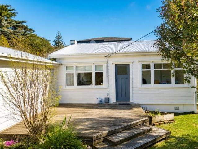 House for rent in Waikanae Beach, Wellington