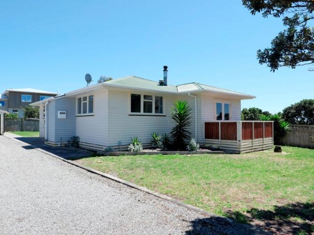 House for rent in Waikanae Beach, Wellington