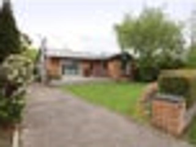 House for rent in Waikiwi