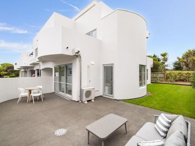 House for rent in Chaslands, Canterbury