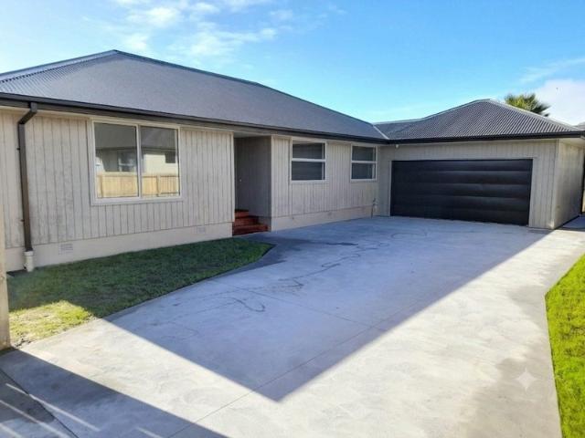 House for rent in Chaslands, Canterbury
