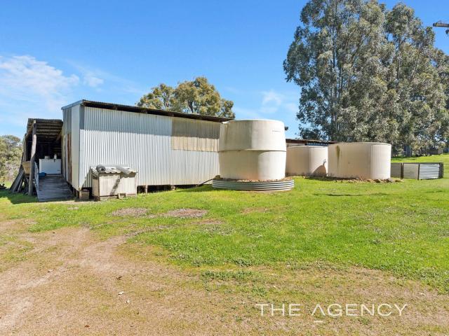 Cottage for sale in Gidgegannup, Western Australia