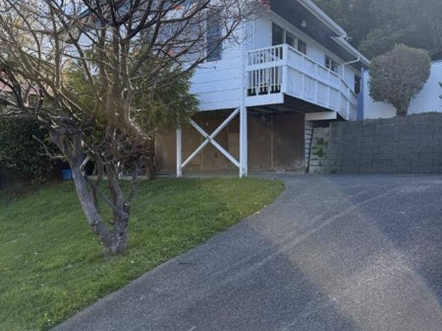 House for rent in Parkway Rise, Lower Hutt