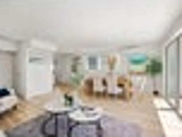 Townhouse for sale in Point England, Oroua County