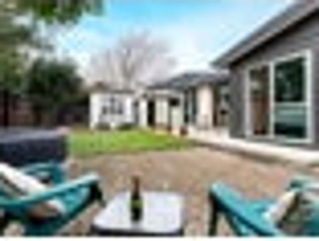 House for sale in Chaslands, Canterbury