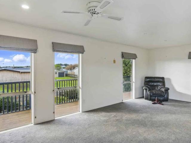 House for rent in Waitārere Beach, Horowhenua District