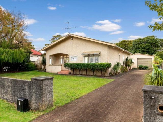 House for rent in Awhitu, Oroua County