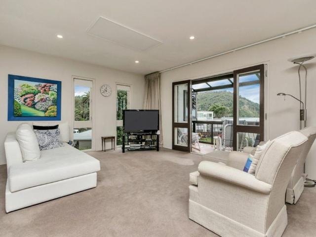 Apartment for rent in Whangaparaoa, Oroua County