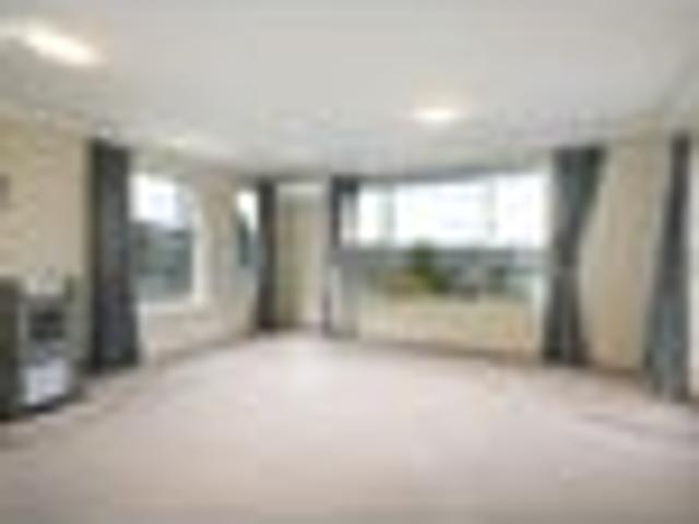 Townhouse for rent in Otakou