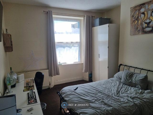 Room for rent in Pennycomequick, Mount Wise