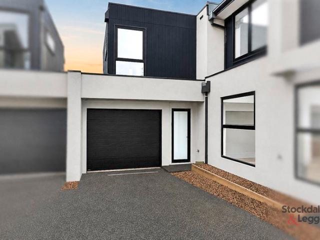 Townhouse for sale in Camerons Creek, Victoria
