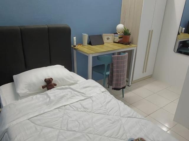 Room for rent in Petaling, Alam Impian