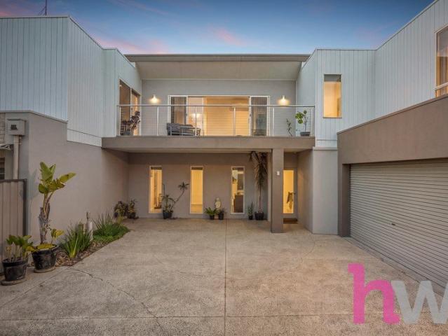 Townhouse for sale in North Shore, Geelong